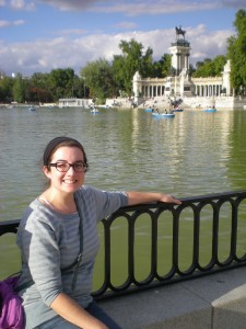 Hanging out on a sunny Saturday by the lake in Retiro. 